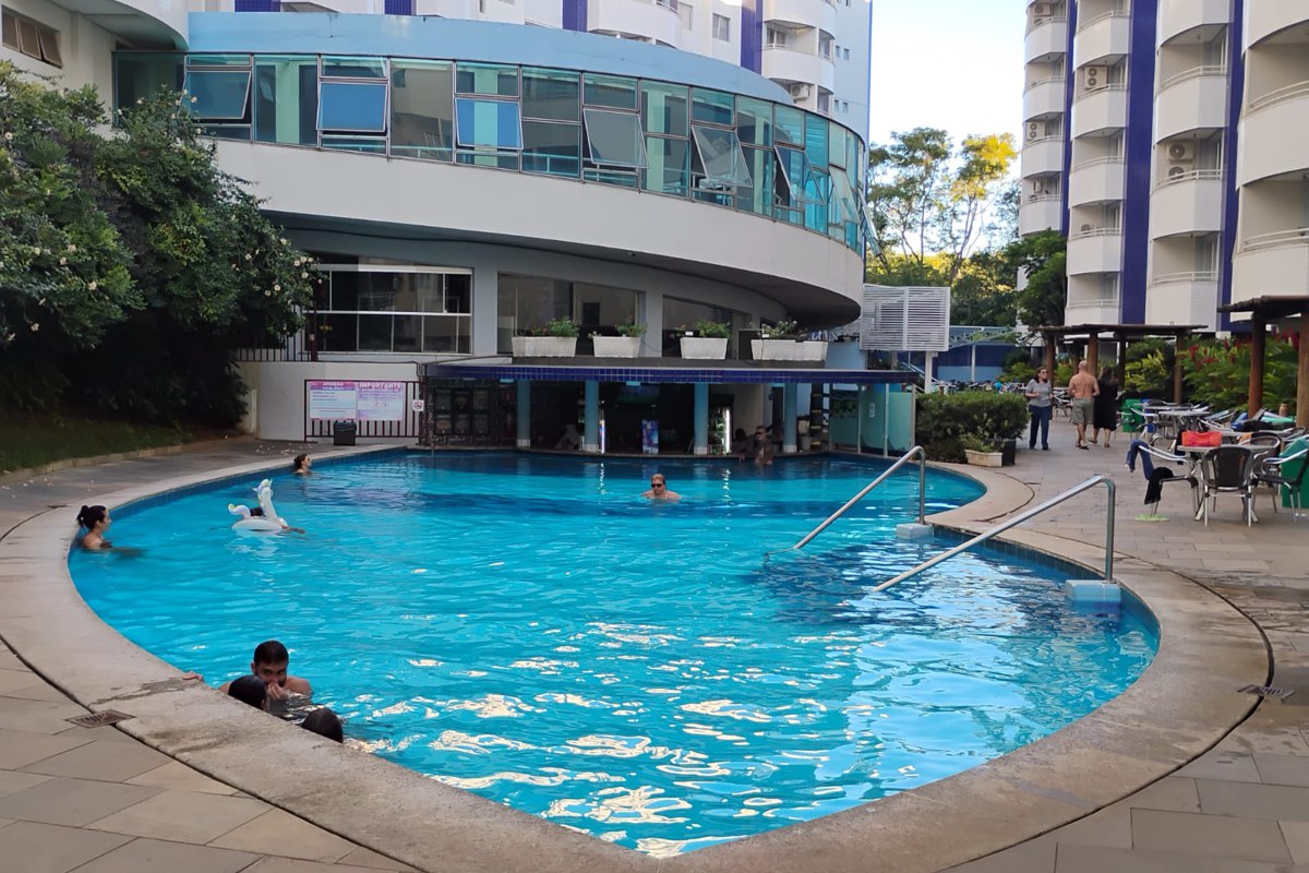 Piscina do condomínio Águas da Serra
